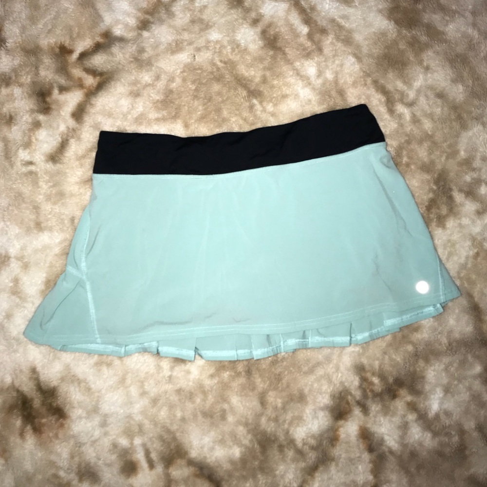 Teal Lululemon Speed Skirt (size 8)